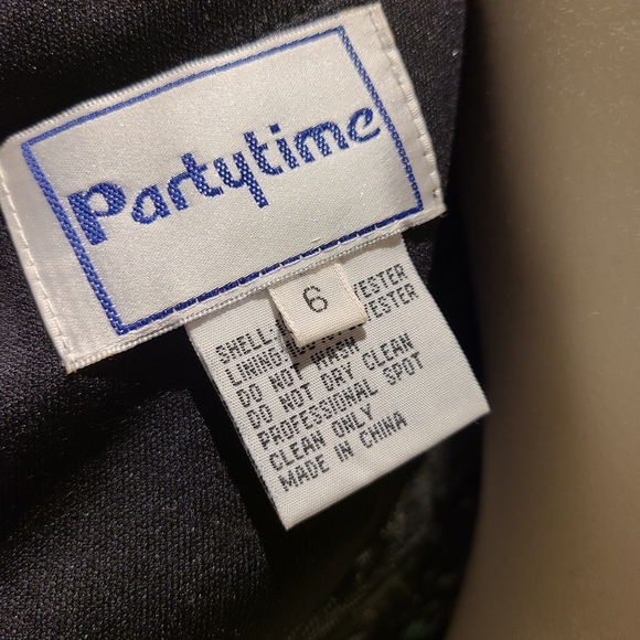 Special Occasion Cocktail Dress. - Picture 8 of 8